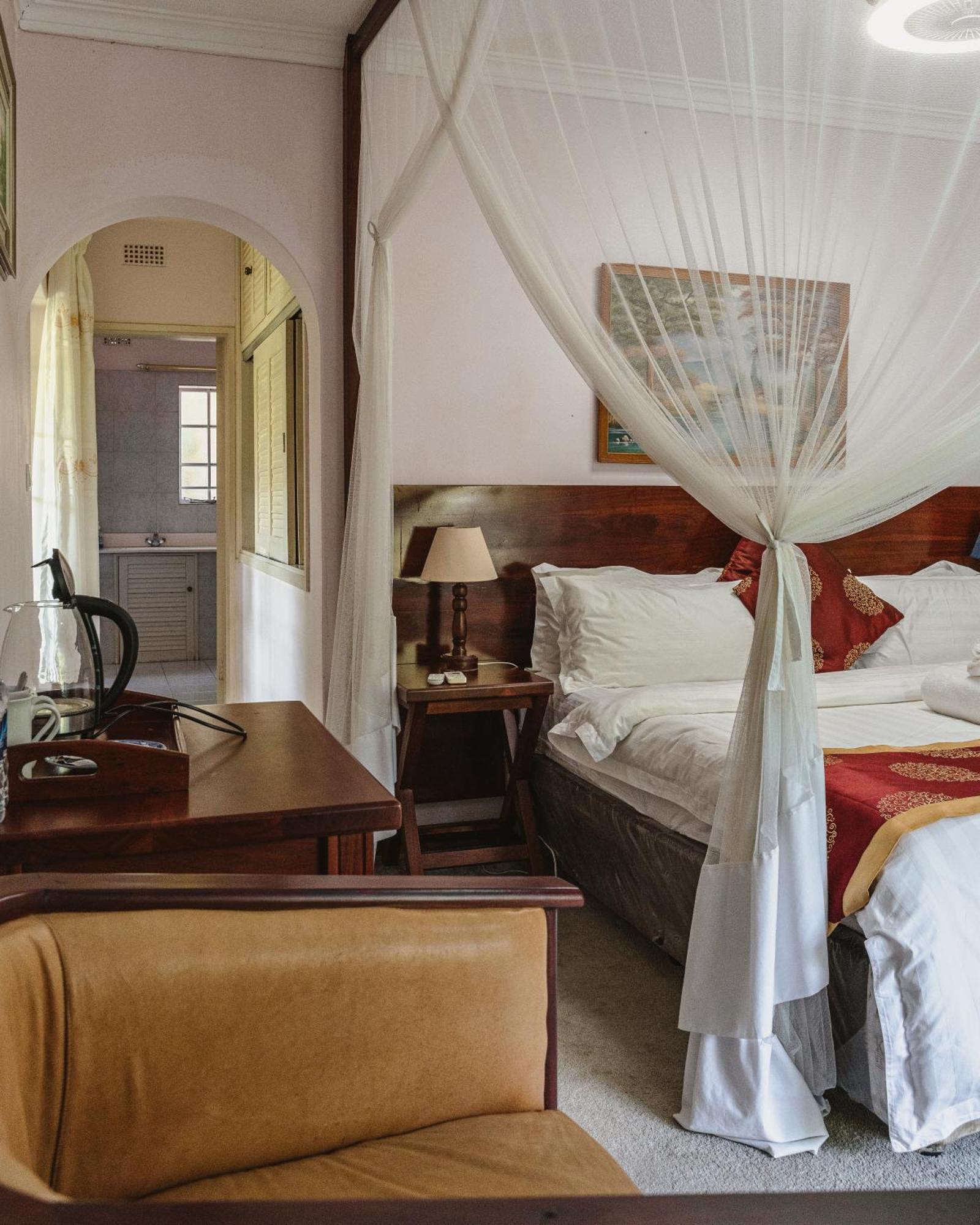 Jacaranda Lodge Victoria Falls Exterior foto